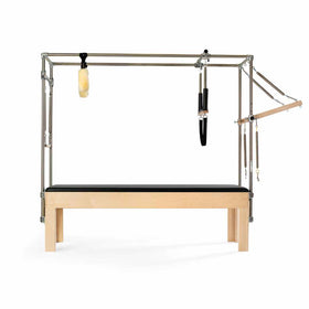 Cama de pilates Cadillac Fitness For Life Mexico, estructura de metal con múltiples accesorios para ejercicios de rehabilitación