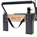 Cama de pilates Rialto® de la marca Balanced Body, diseñada para ejercicios de rehabilitación y entrenamiento de fuerza.