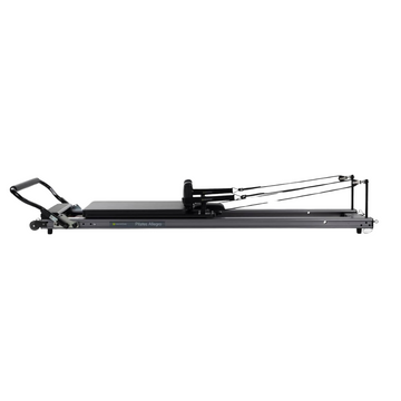 Reformer Allegro® 1 de Balanced Body, cama de pilates negra, con correas y poleas para entrenamiento de Pilates en casa.